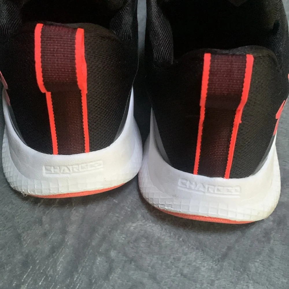 Under Armour - Lots of Life Left! - Picture 6 of 8